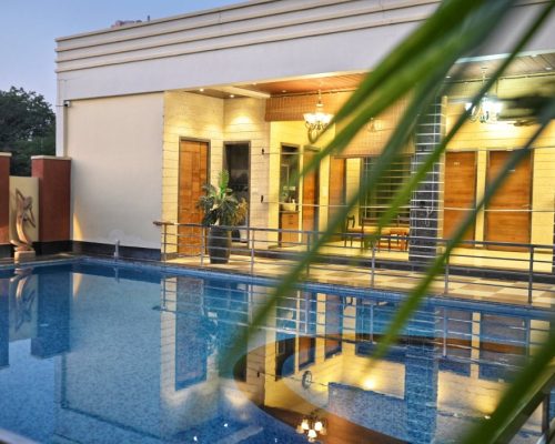 Luxury Resort near Udaipur with Swimming Pool